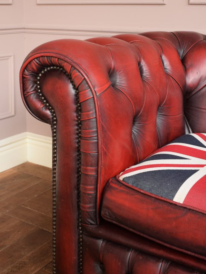 アンティークの椅子のアーム