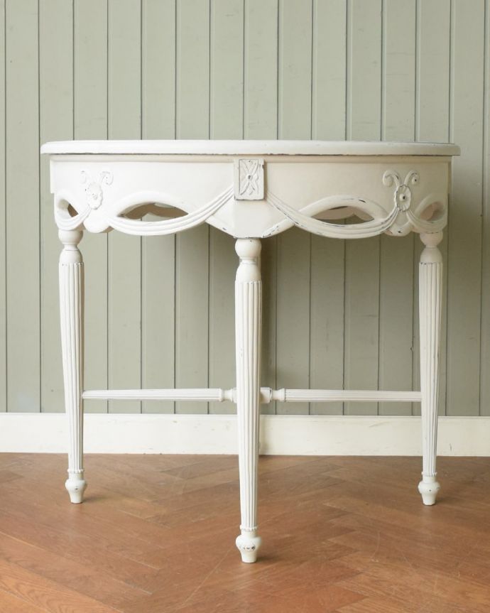 アンティーク風の家具 アンティーク風 アンティーク風のテーブル、ホワイトペイントのラウンドテーブル クルッと回転。(h-031-f)