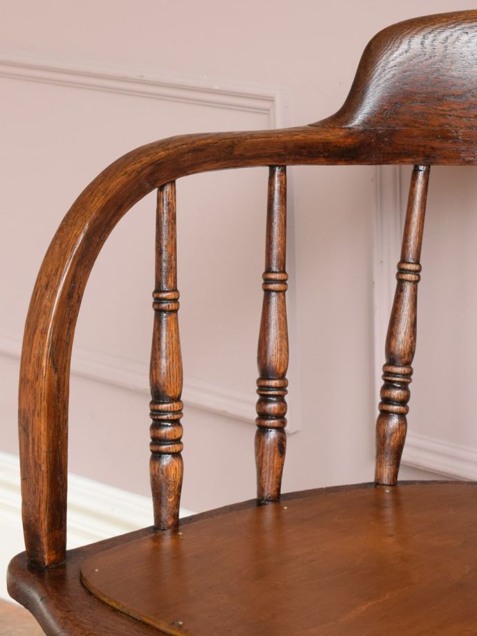 アンティクチェアのアーム