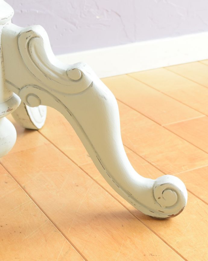 アンティーク風家具の脚