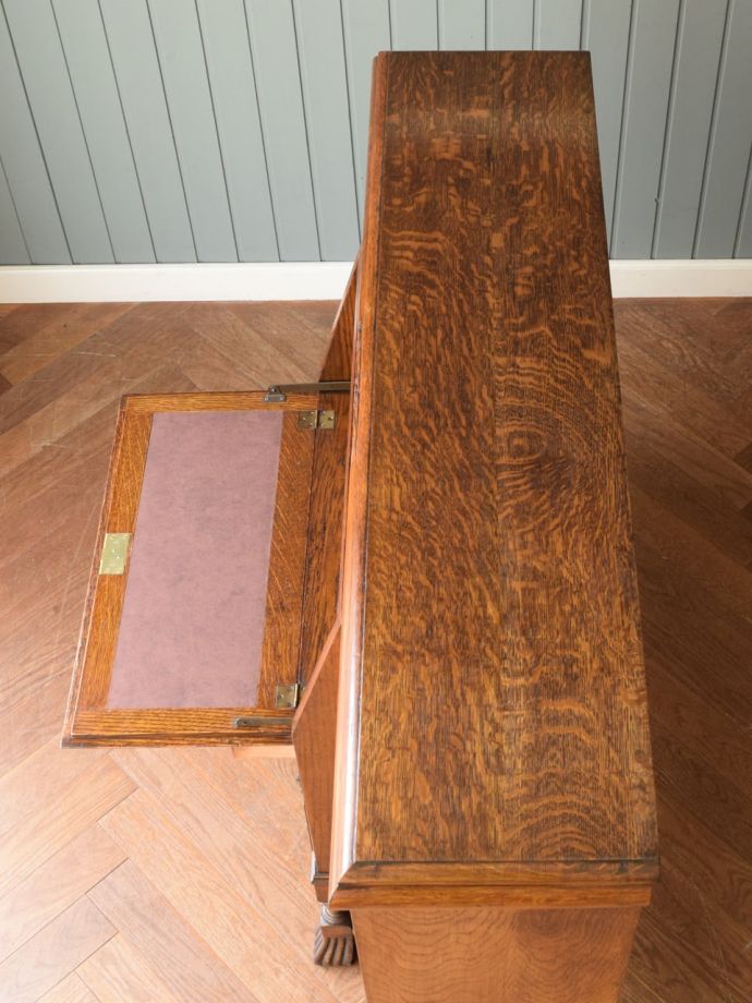 キャビネットの天板