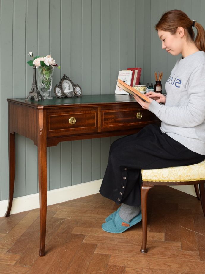 書斎机で楽しむ贅沢な時間