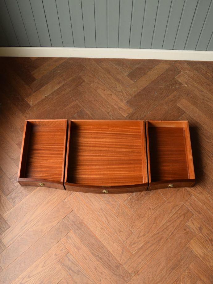 アンティークデスクの引き出し