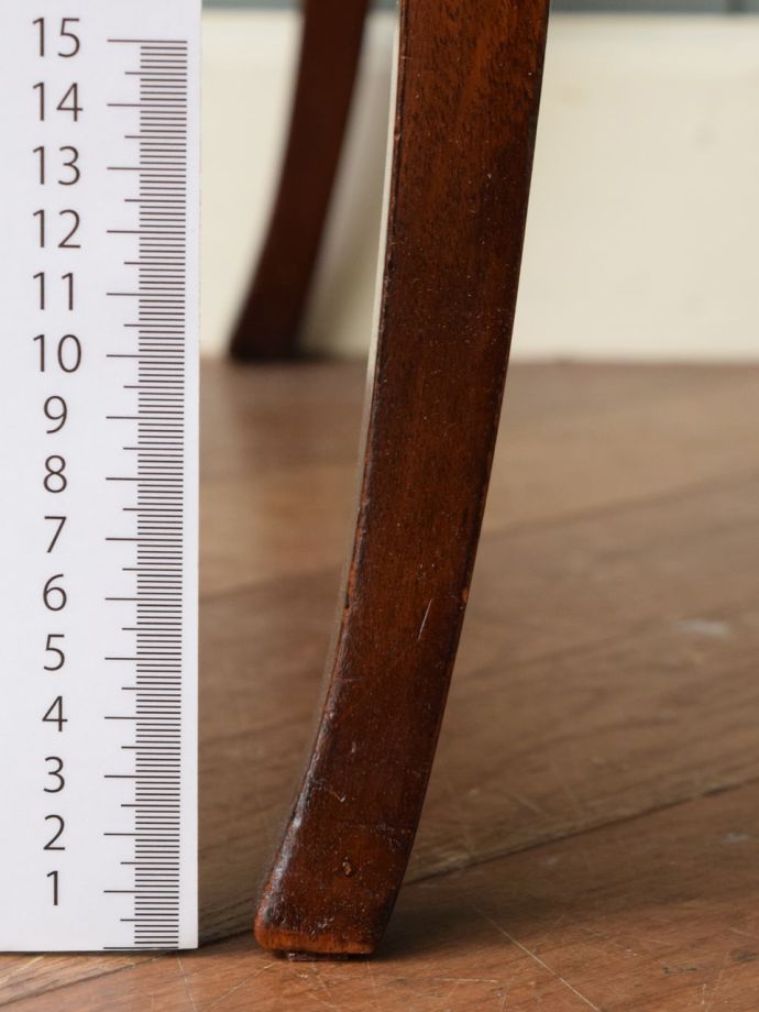 アンティークデスクの脚