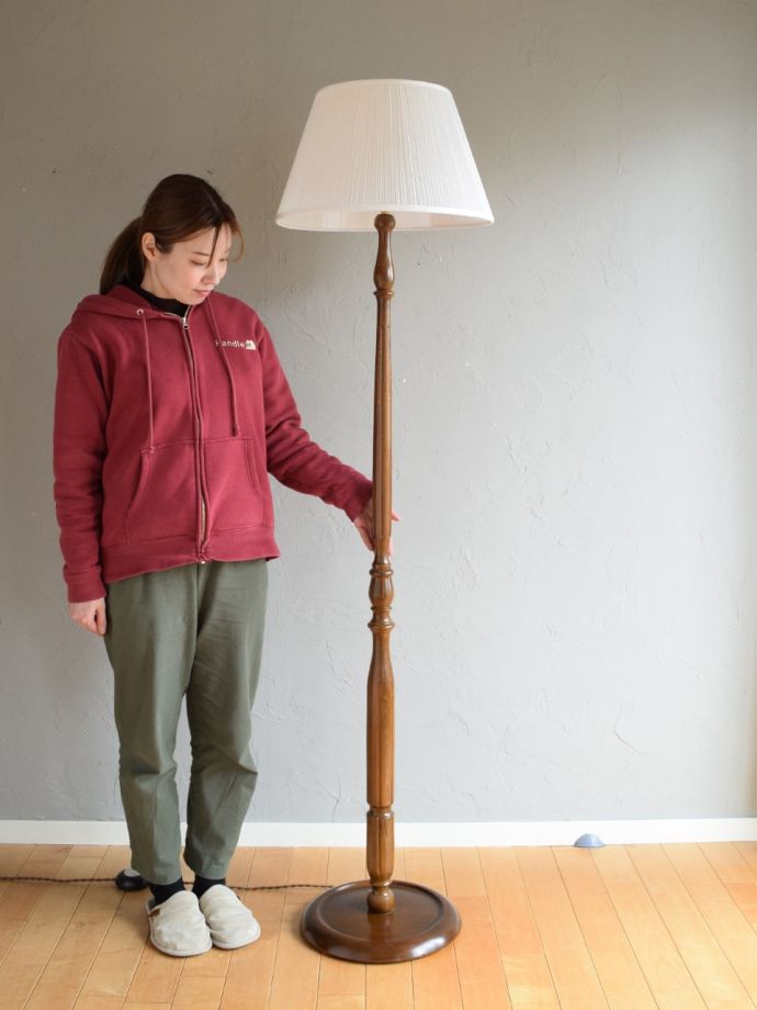 アンティークの照明、フロアランプ