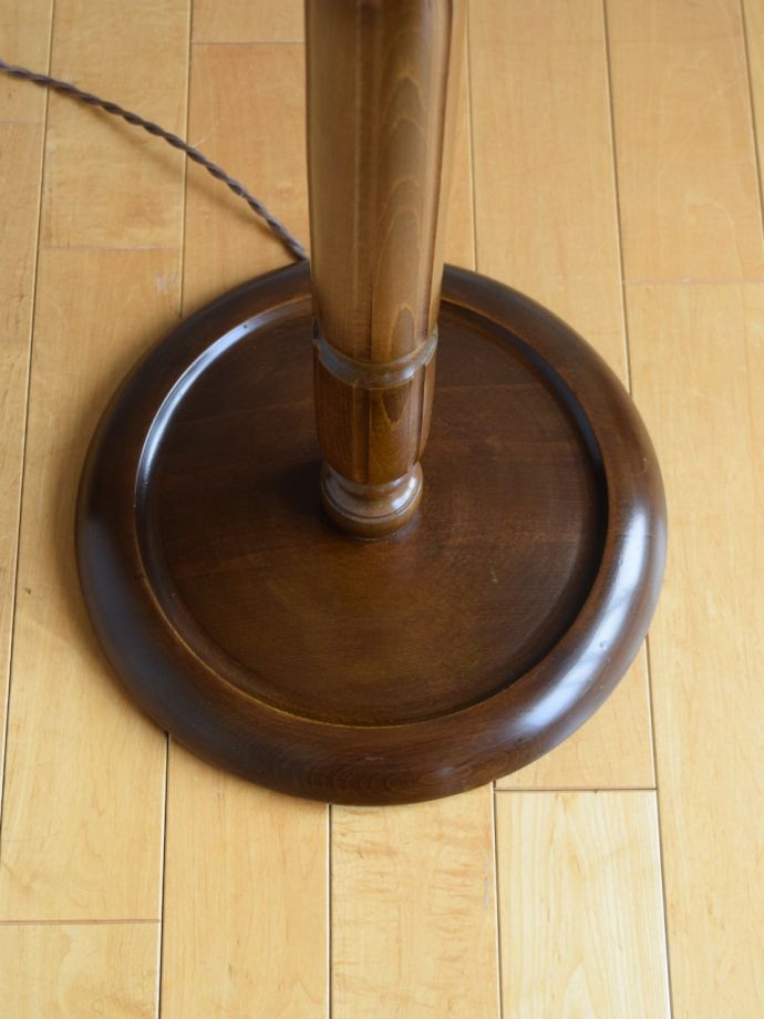 フロアランプの土台