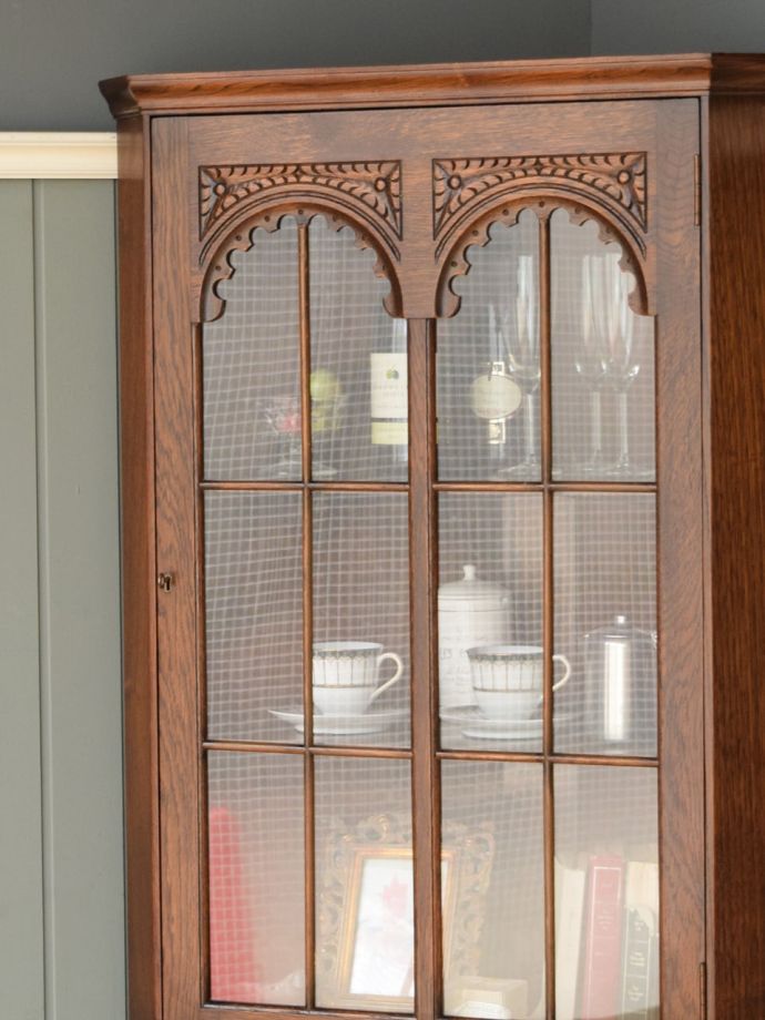 アンティークガラスの扉