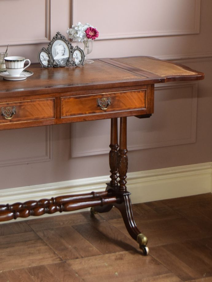 英国アンティークらしい優雅な姿にうっとり