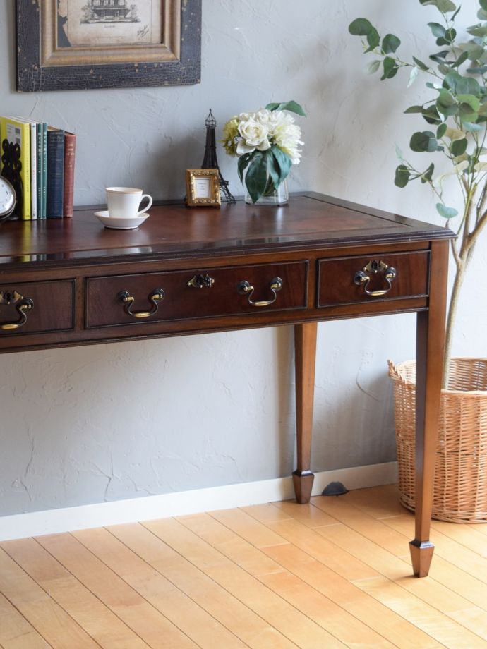 アンティークデスクの美しい木目