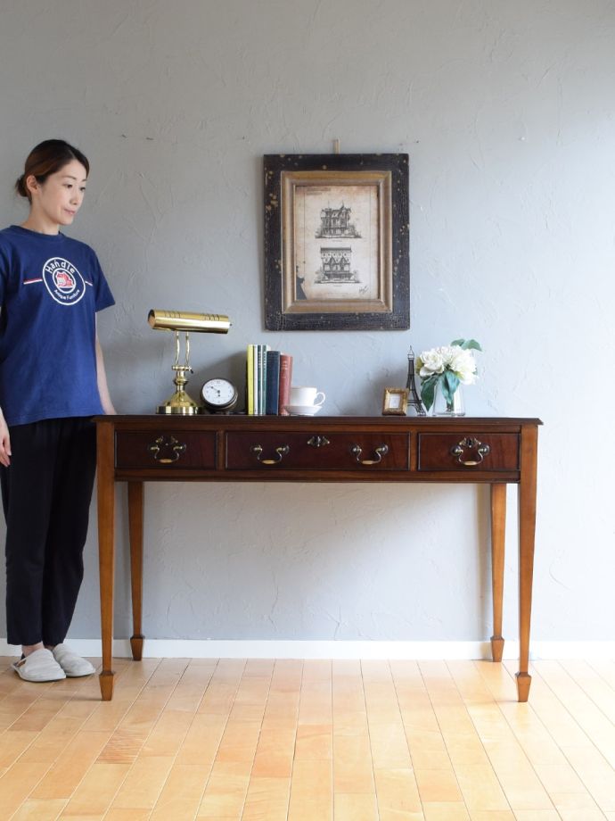 英国アンティークのデスク