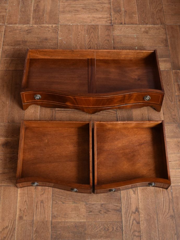 アンティークテーブルの引き出し