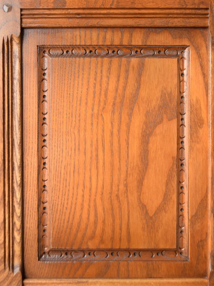 ERCOLの家具の彫り