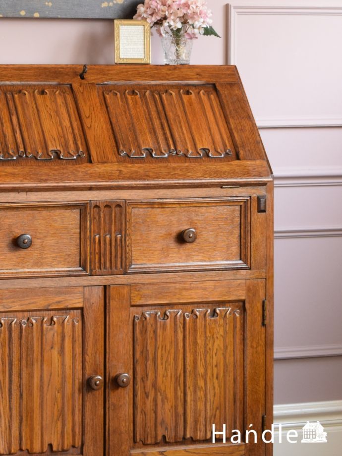 アンティーク家具らしさが漂うビューロー