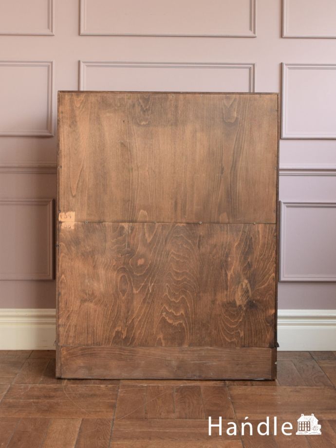 ビューローの後ろ姿