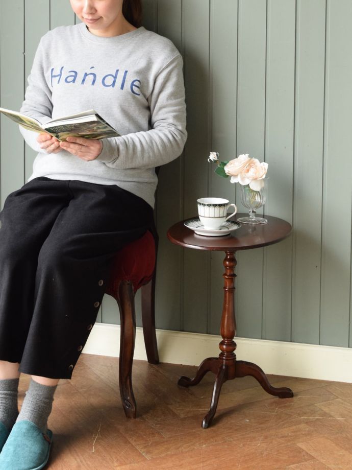 アンティークの折り畳みテーブル