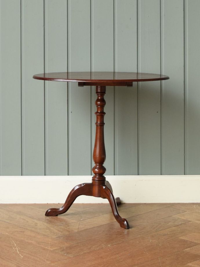 折り畳み式テーブルの側面