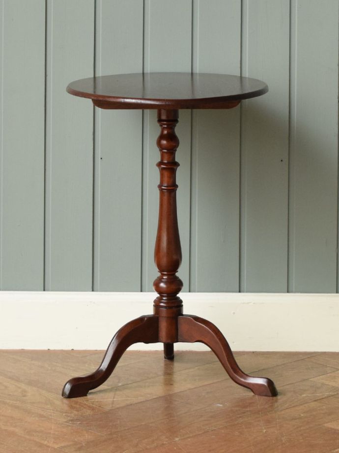 折り畳み式テーブルの側面