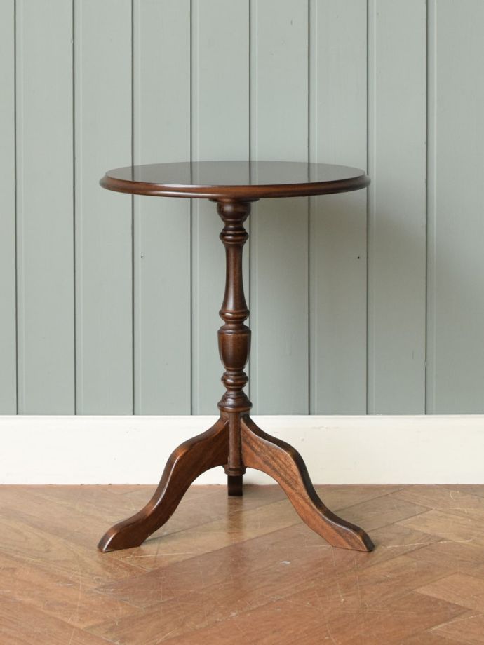 コーヒーテーブルの側面