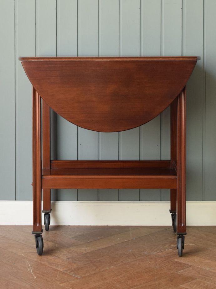 アンティークワゴンの後ろ姿