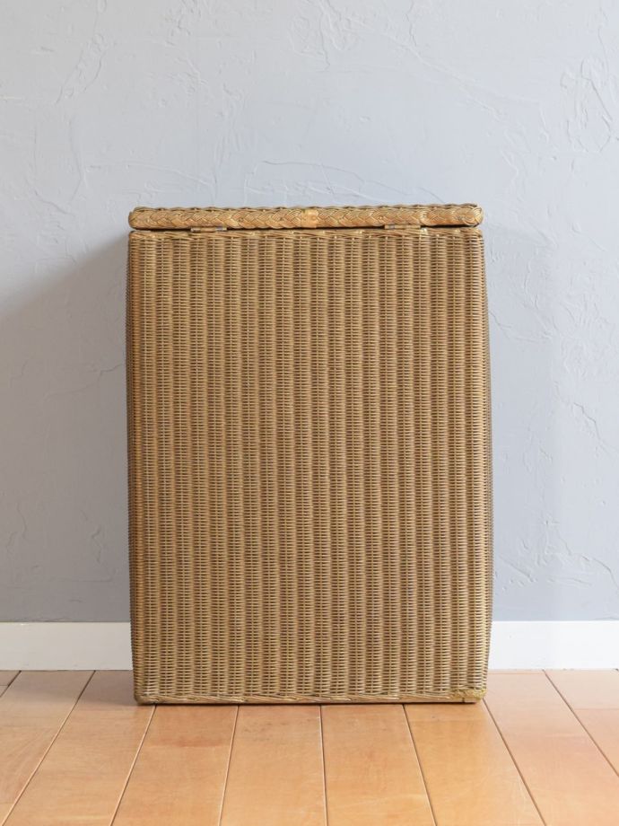 アンティークロイドルームボックスの後ろ姿