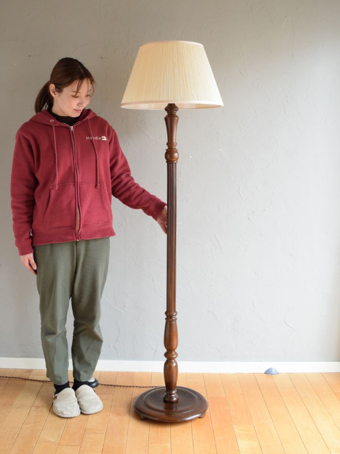 アンティークの照明、フロアランプ