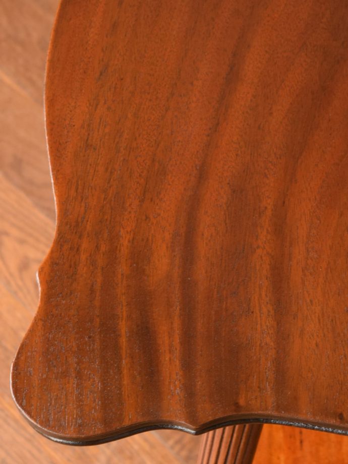 オケージョナルテーブルの天板