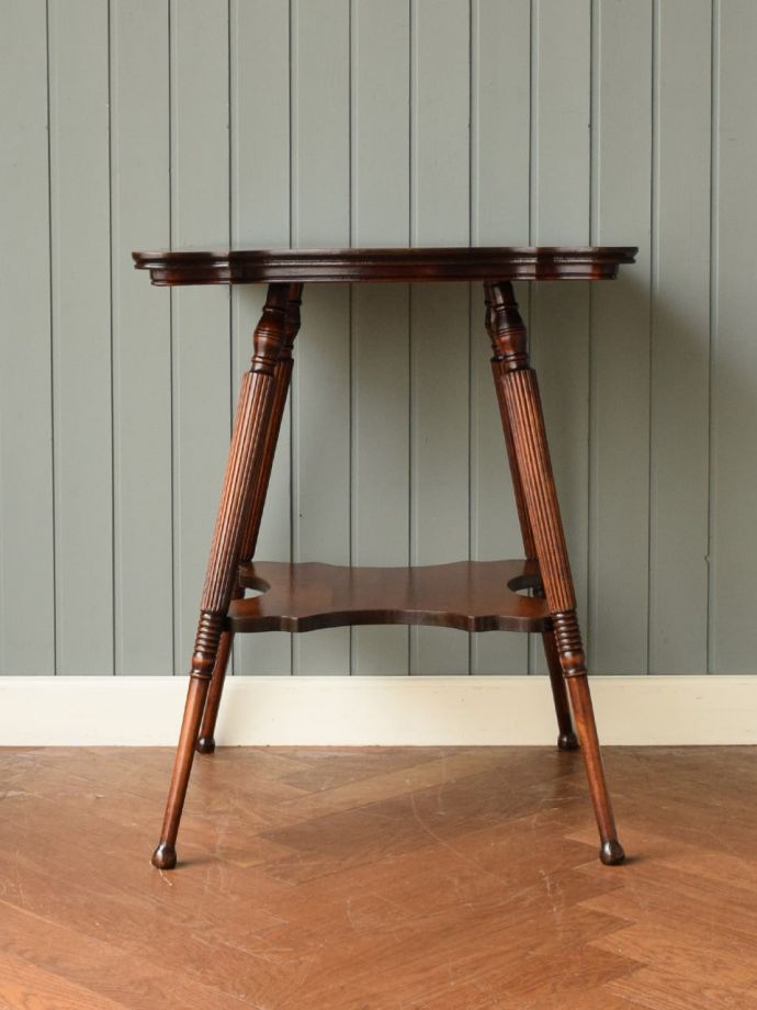 アンティーク家具の側面