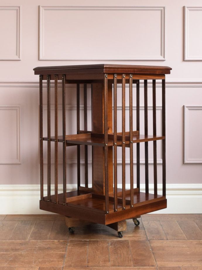 アンティーク本棚の側面