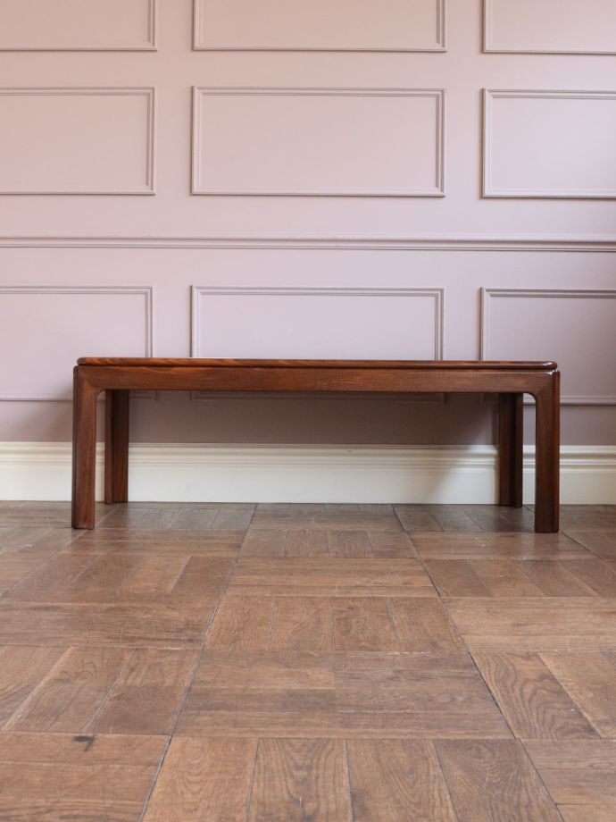 G-PLANのテーブルの側面