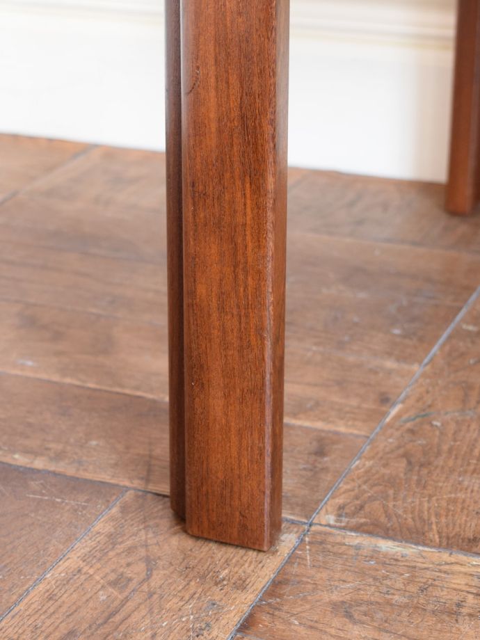 G-PLANのテーブルの足