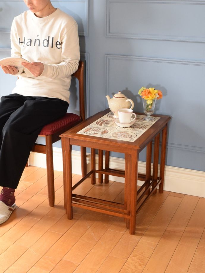 北欧スタイルのビンテージテーブル