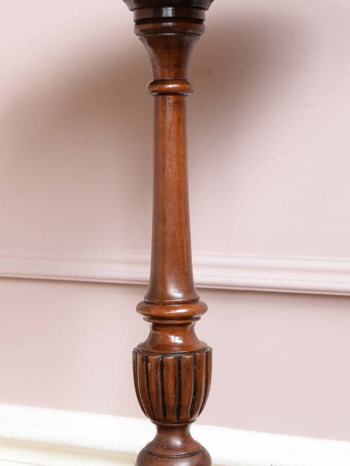 アンティーク家具の装飾