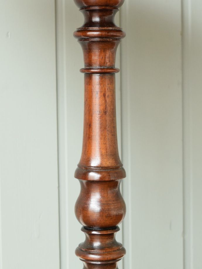 アンティーク家具の装飾