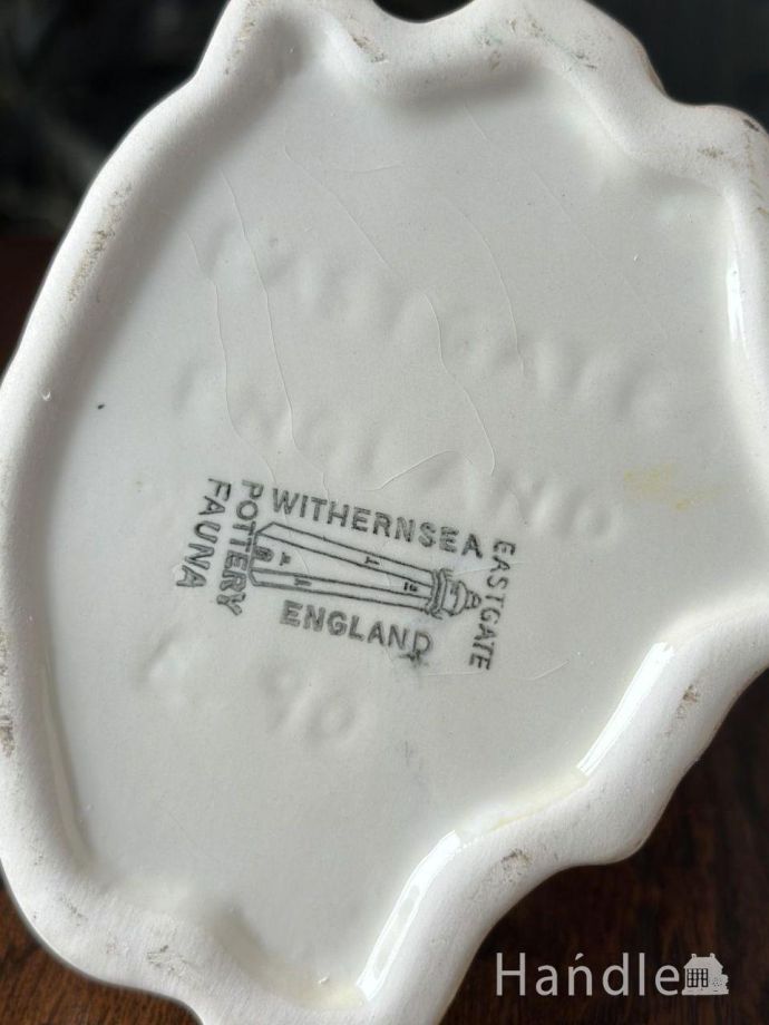 フラワーベースのバックスタンプ