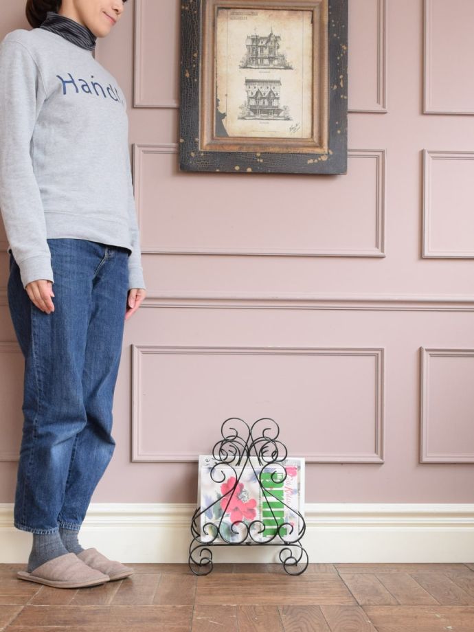 アンティークのおしゃれなマガジンラック