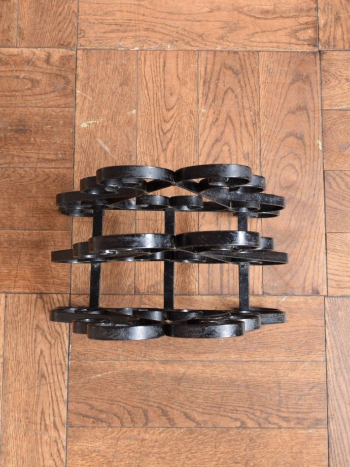 たっぷり収納できるマガジンラック