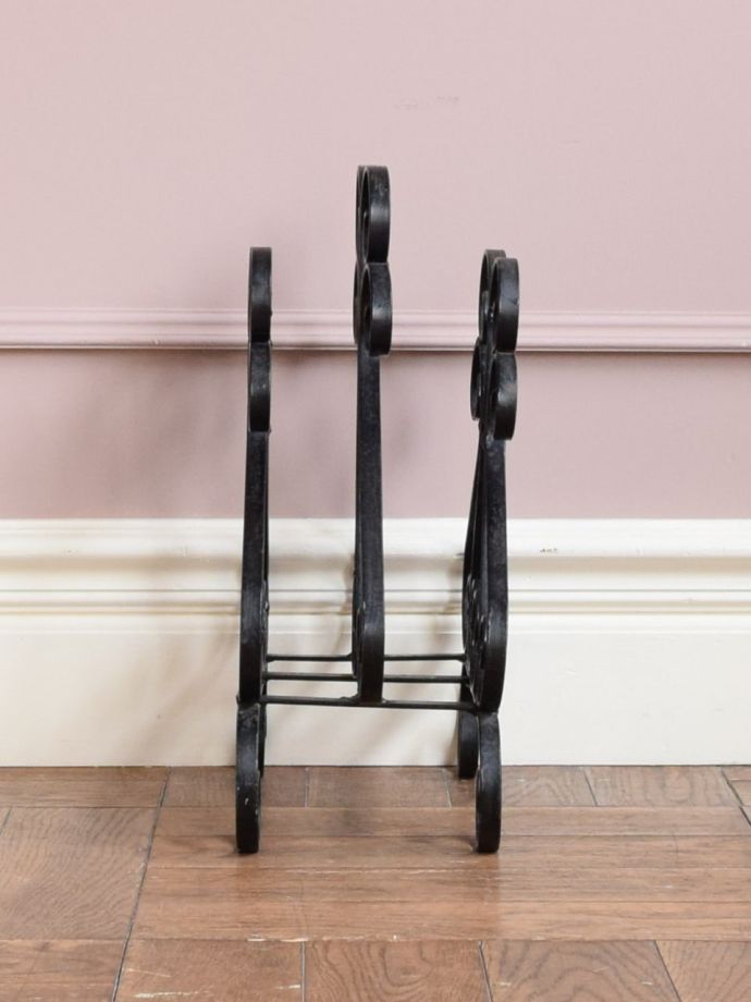 マガジンラックの側面