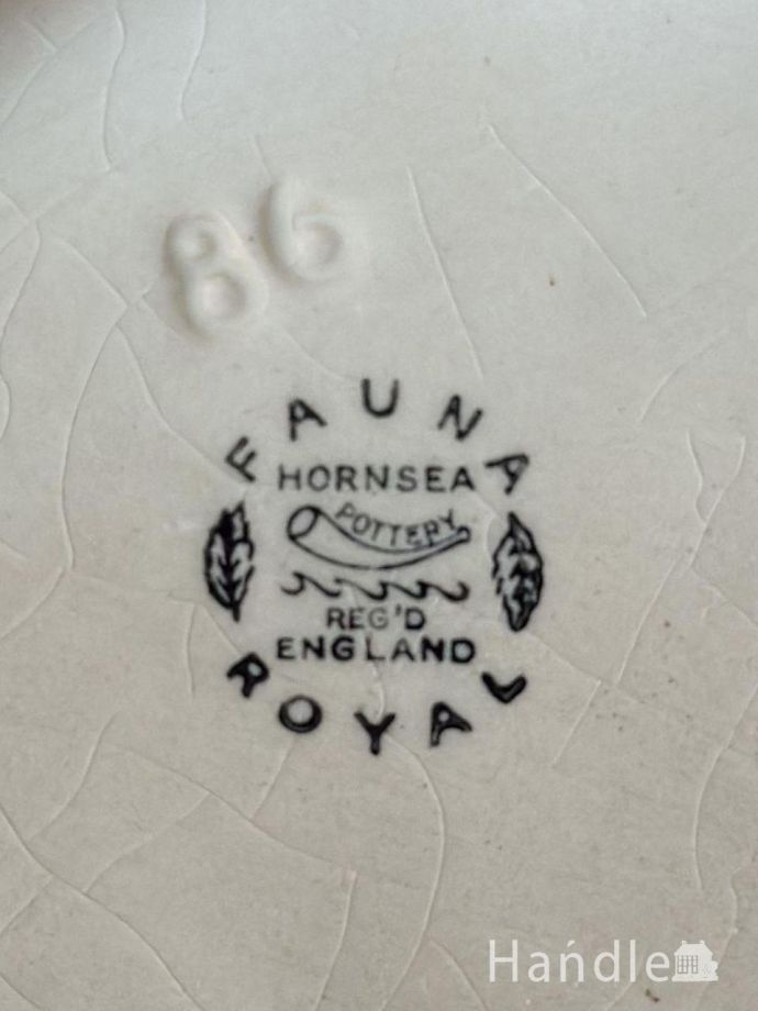 フラワーベースのバックスタンプ