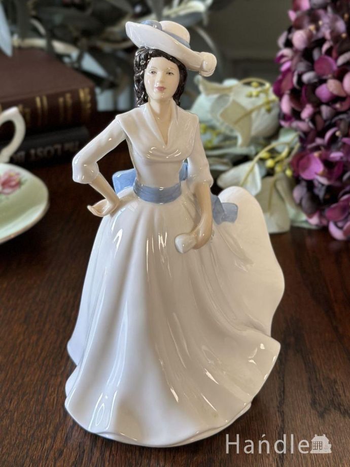ロイヤルドルトン　白いドレスの女性　陶器製 フィギュア クラシック ロイヤルドルトン 白いドレスの女性 陶器製 フィギュア クラシック