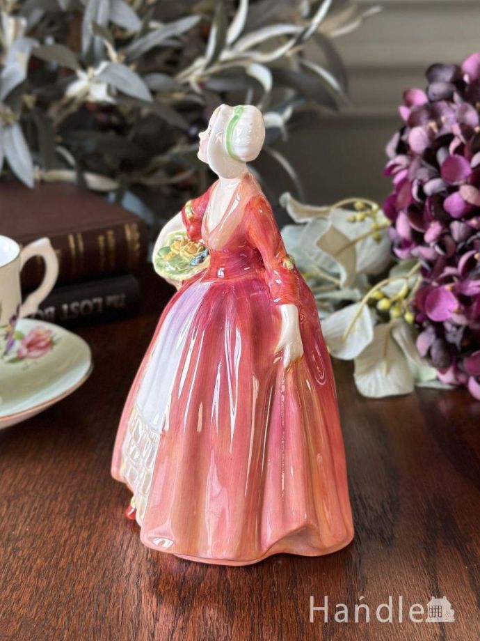 ロイヤルドルトン社のアンティークフィギュリン、ジャネット（JANET