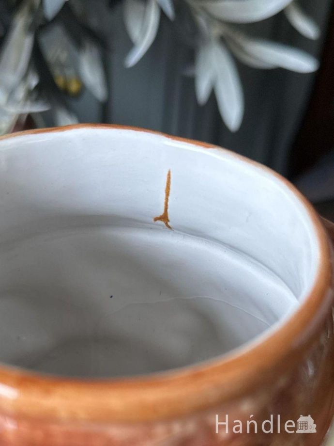 ヒビがありました。