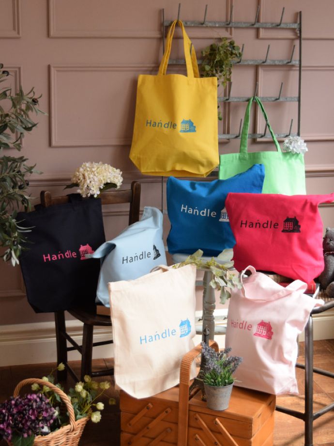 トートバックは全部で8色。