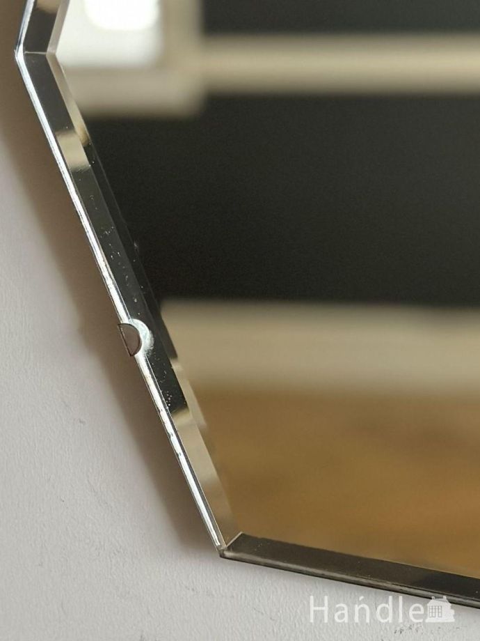 厚みが魅力のアンティークミラー