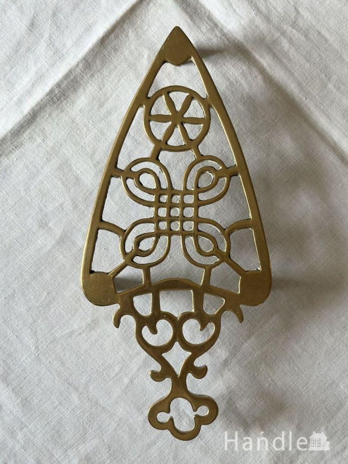 アンティークの真鍮トリベット
