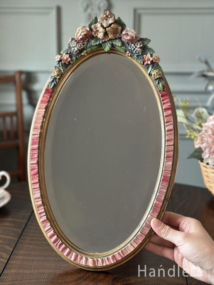 アンティークらしい独特のデザイン