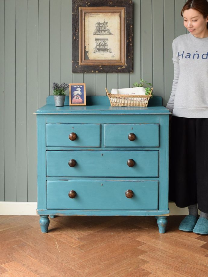 英国アンティークのチェスト