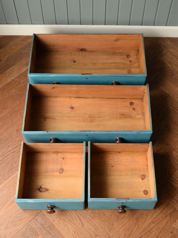 チェストの引き出しの中