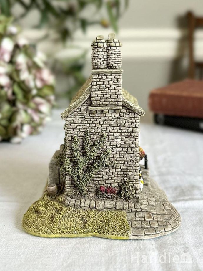 イギリスのLilliput Lane(リリパット レーン)、石造りの可愛い