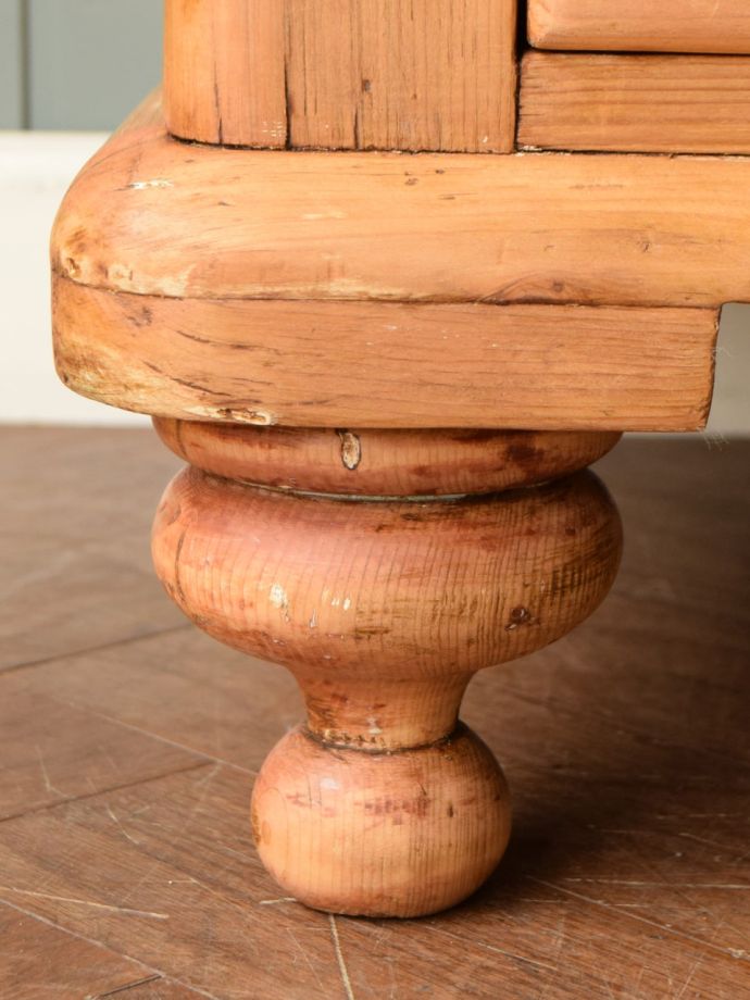 アンティーク家具の脚