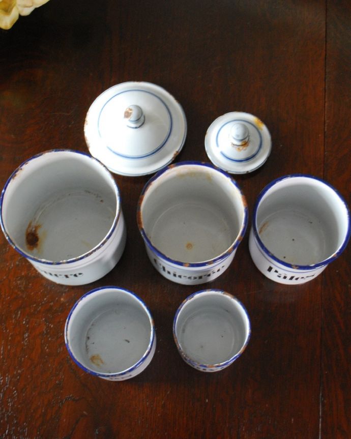 アンティークのホーロー雑貨